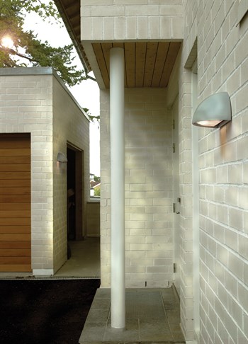 Norlys Halden aluminium udendørs LED væglampe på mur